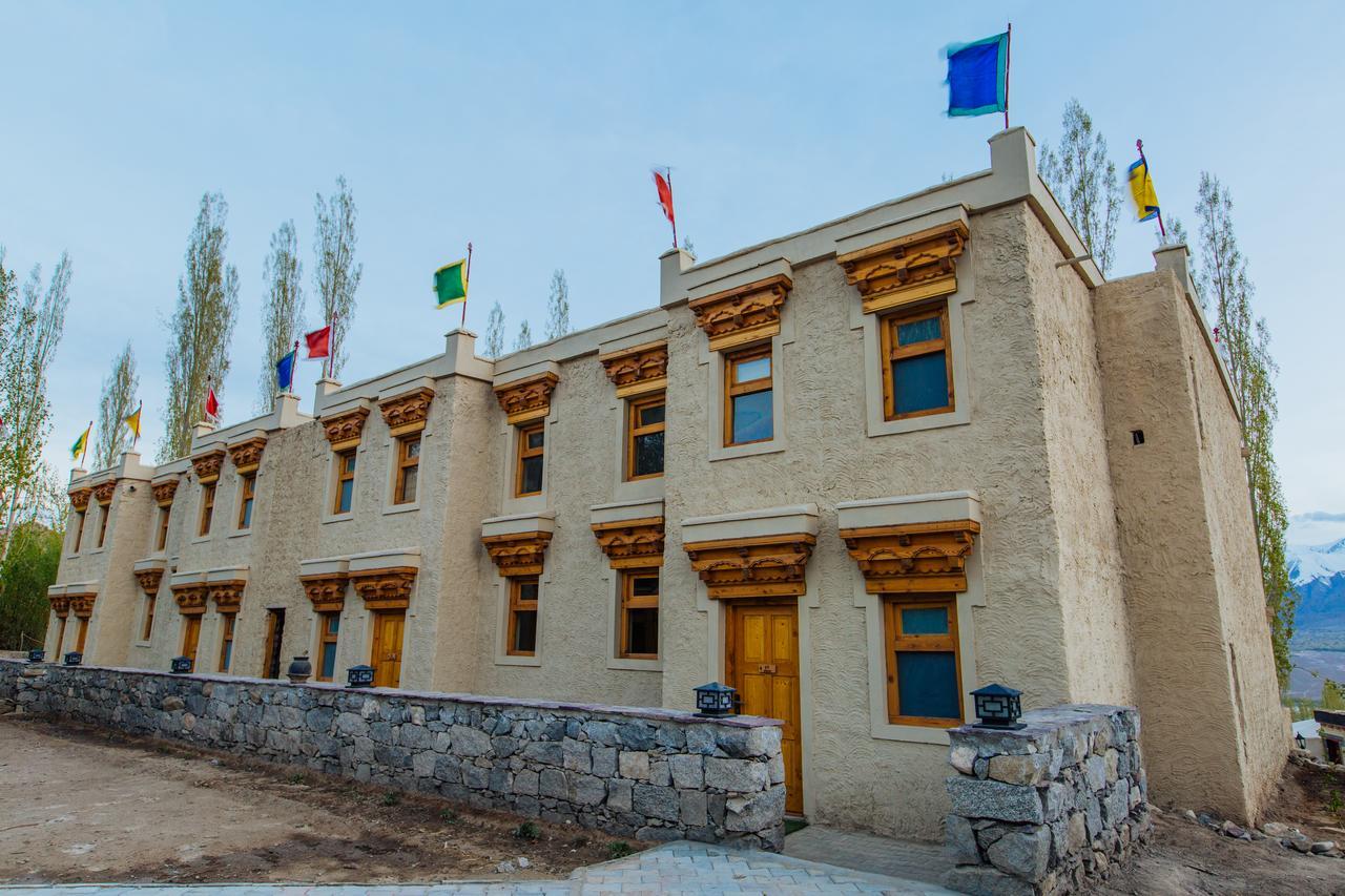 Ladakh Sarai Resort Лех Екстериор снимка